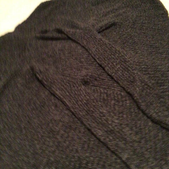 Abercrombie Gray Sweater Size Small - Picture 2 of 5